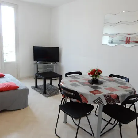 La Vue 1 A 2 Pers Avec Vue Panoramique 100 M Velos Fournis Petit Dejeuner En Option