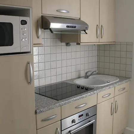 La Vue 1 A 2 Pers Avec Vue Panoramique 100 M Velos Fournis Petit Dejeuner En Option Appartement