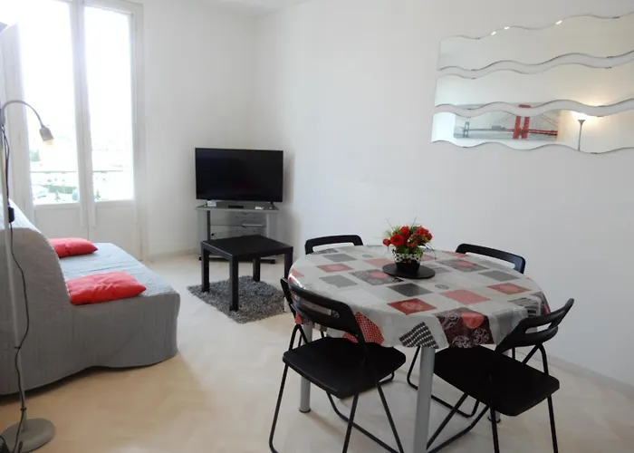 La Vue 1 A 2 Pers Avec Vue Panoramique 100 M Velos Fournis Petit Dejeuner En Option