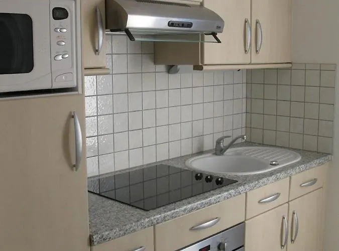 La Vue 1 A 2 Pers Avec Vue Panoramique 100 M Velos Fournis Petit Dejeuner En Option Appartement